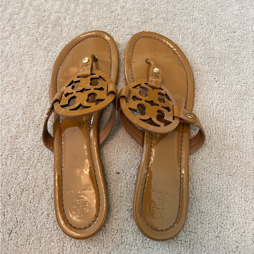 Tory Burch Tan Patent Leather Miller Sandals Size 9